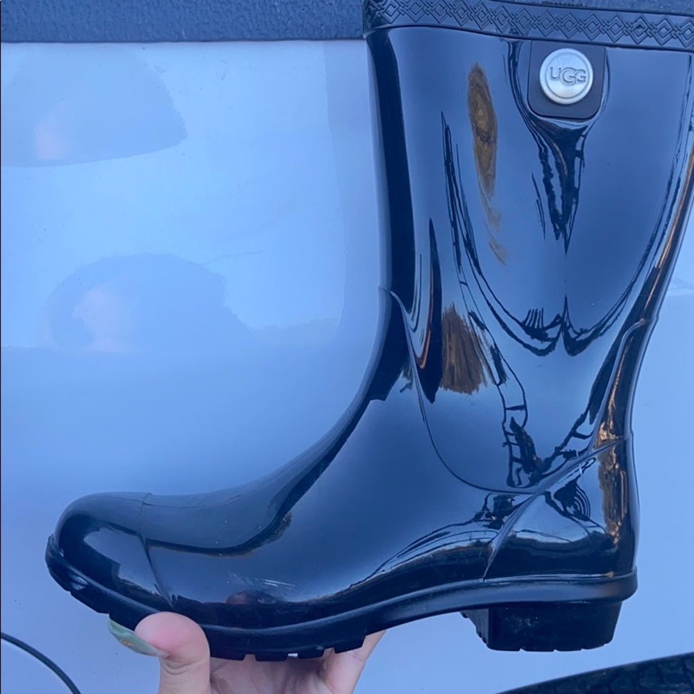 Ugg rain boots